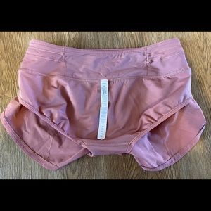 Women’s Lululemon 2-in speed shorts
